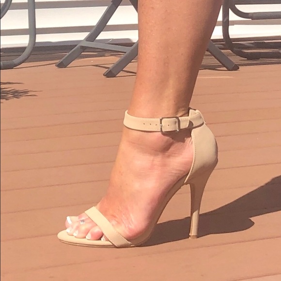 Anne Michelle Nude Strappy Heals. - Picture 2 of 5
